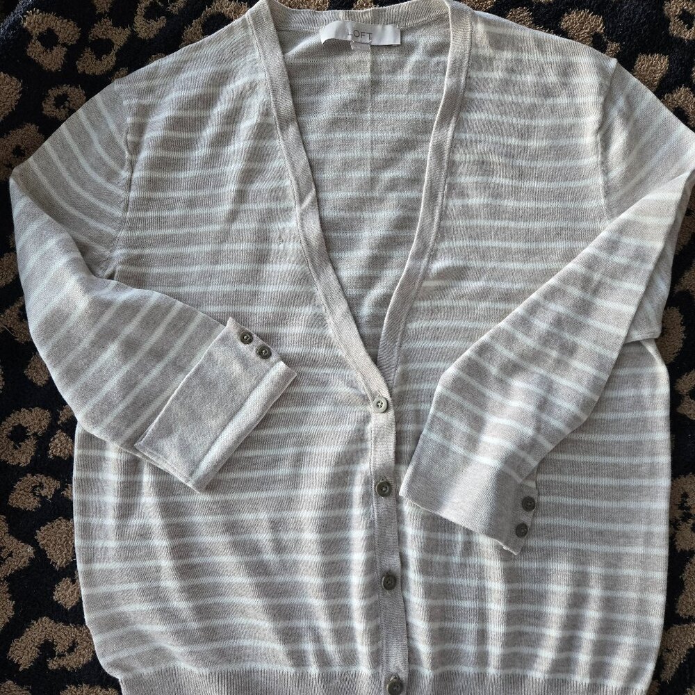 Ann Taylor Loft Tan V Neck Beige White Striped Cardigan 3/4 Sleeve Size M